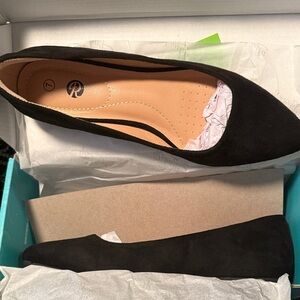 Black Women's Flats